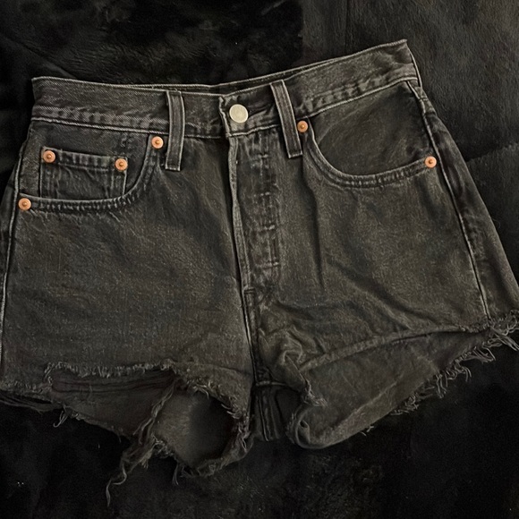women’s 501 levis shorts - Picture 1 of 3